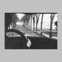 020-0005 Die Strasse von Gauleden nach Starkenberg. Lehrer Bartnick mit seinem neuen Wagen..jpg